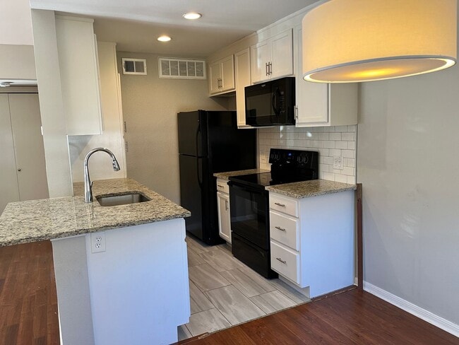 Photo - Cute 1/1 Close to Downtown!!