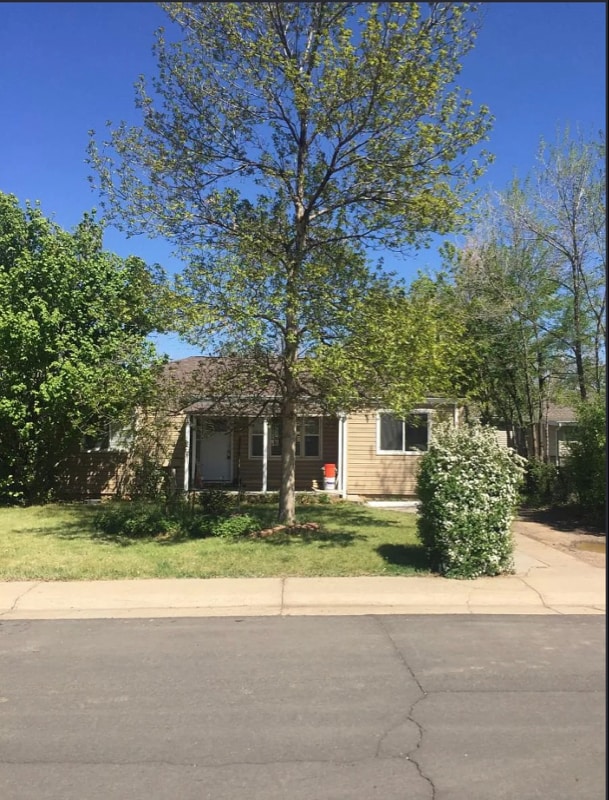 Photo - 1920 Xanthia St