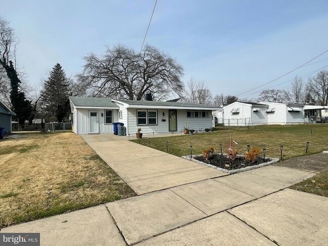 Photo - 221 County Ave