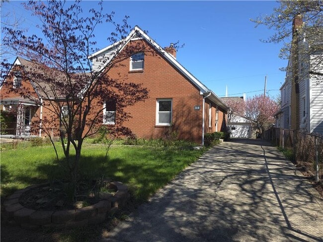 Photo - 28 E Jeffrey Pl