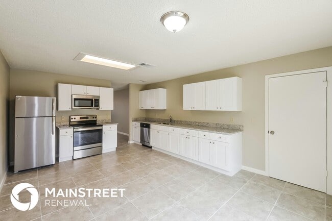 Photo - 8007 Manderly Pl