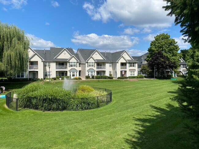 fuente del patio - 220 Cambridge Ct