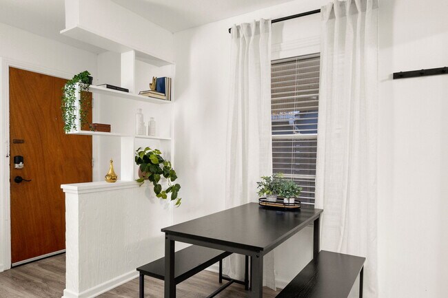 Photo - 3312 Bengston St