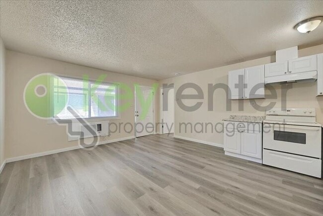 Photo - 1071 Santiago Ave