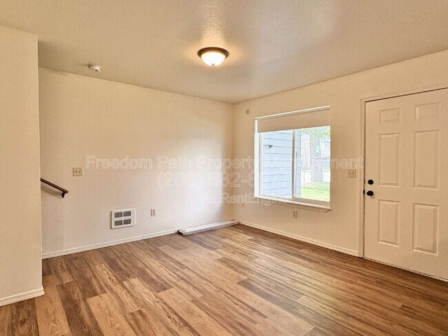 Photo - 801 N Brigger St Unit E