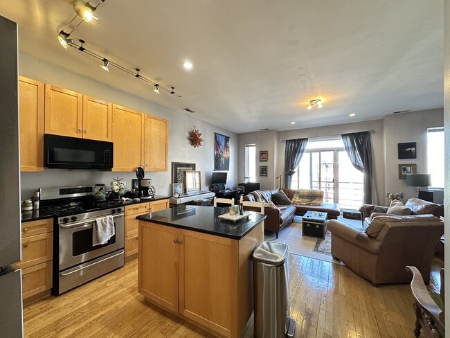 Photo - 1743 W North Ave Unit K06J