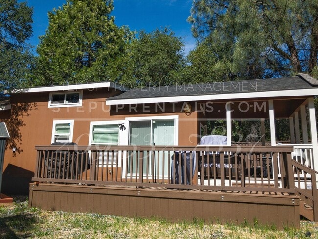 Building Photo - 1 Bedroom w/ Loft Tiny House Near Soulsbyville!