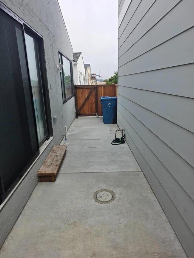 Photo - 643 Gellert Blvd