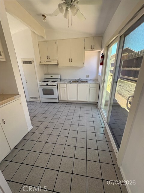 478 N Alessandro St