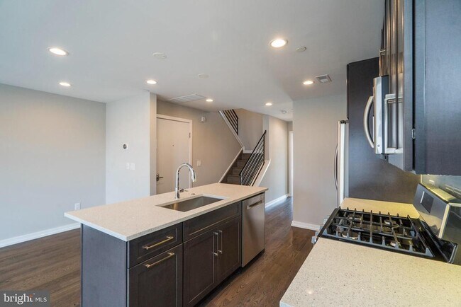 Photo - 1436 Clymer St Unit 3