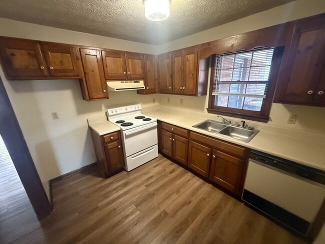 Photo - 131 Williamson St Unit B