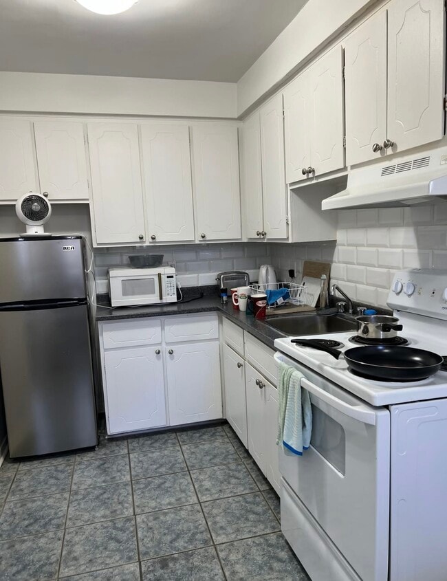 Photo - 3919 Newmarch