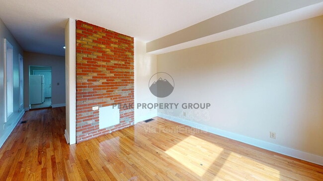Building Photo - 1373 Indianola Ave