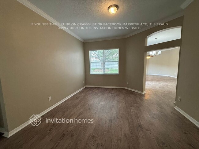 Photo - 136 Lombard Cir
