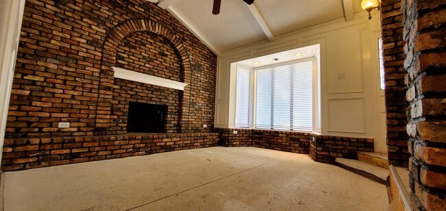 Photo - 6104 Elmwood Ave