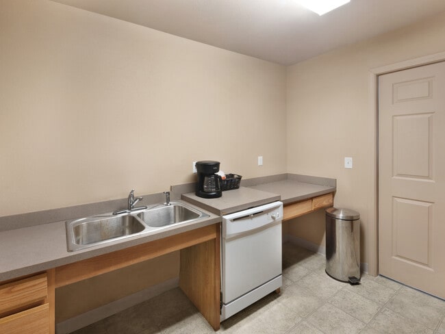 Lexington Hills Apartments