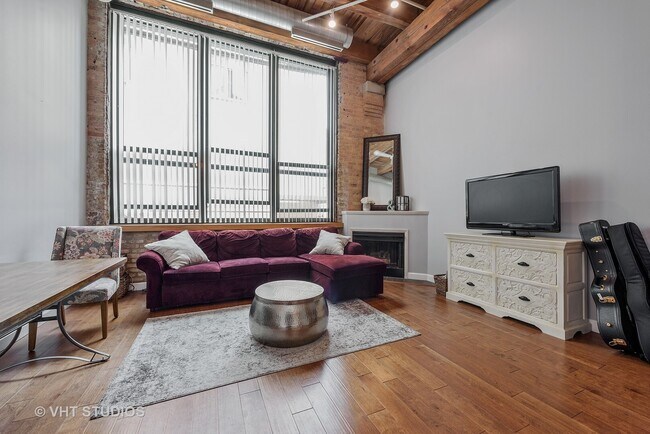 Photo - 1727 S Indiana Ave Unit 111