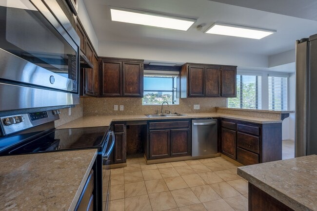 Photo - Gorgeous 3 bedroom house with amazing views and huge garden