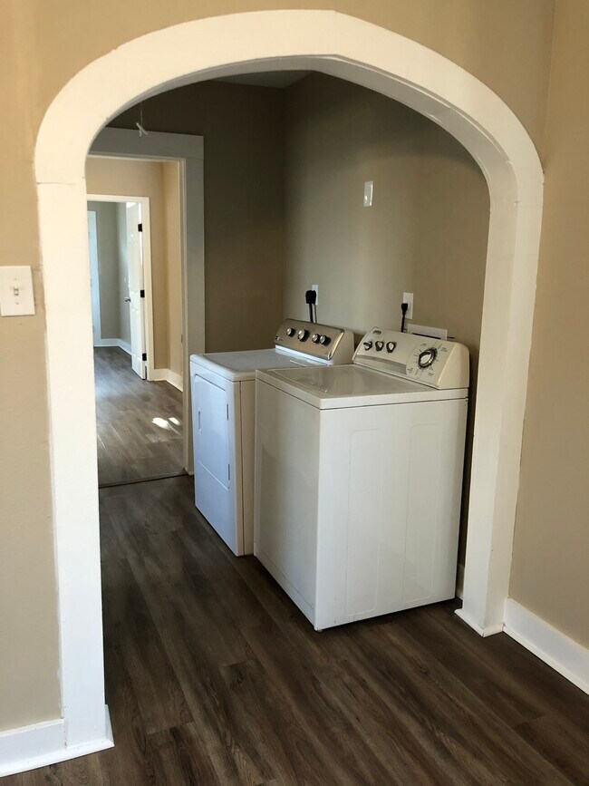 Photo - 814 Fried St