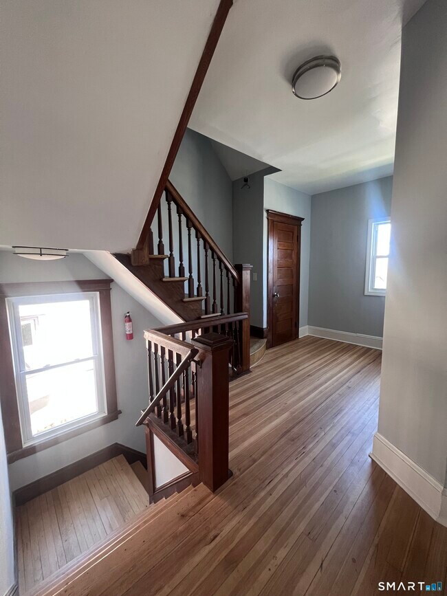 335 Ridgefield Ave