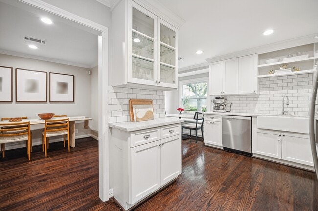 Photo - 8511 Greenbush St