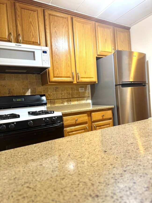 Photo - 300 S Roselle Rd