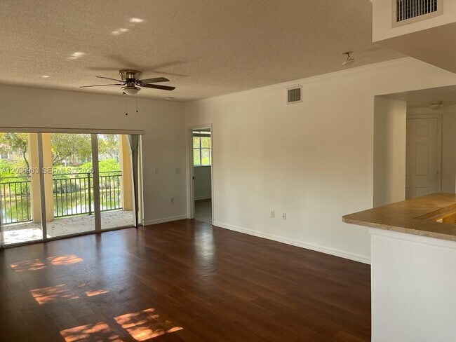 Photo - 2412 Centergate Dr