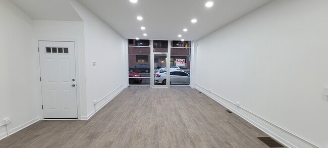 Photo - 2911 W Belmont Ave