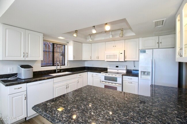 Photo - 5330 N Central Ave