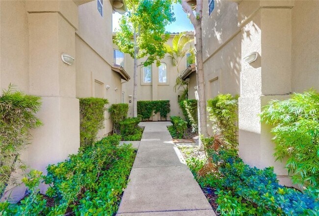 Photo - 54 Waxwing Ln