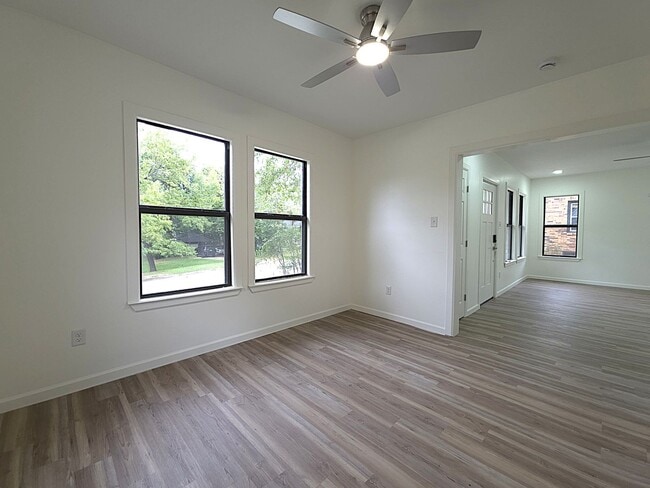 Photo - 1010 W Rusk St