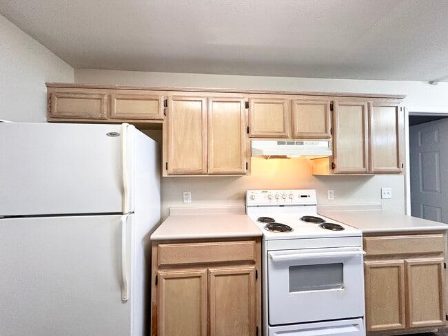 Photo - Cedarwood Apartments