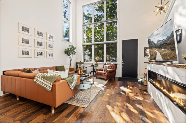 Building Photo - 510 SE Tourmaline Mews Rental