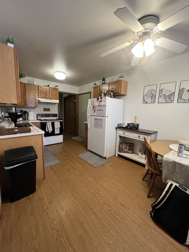 Building Photo - 2550 New Pine Dr Unit 2550