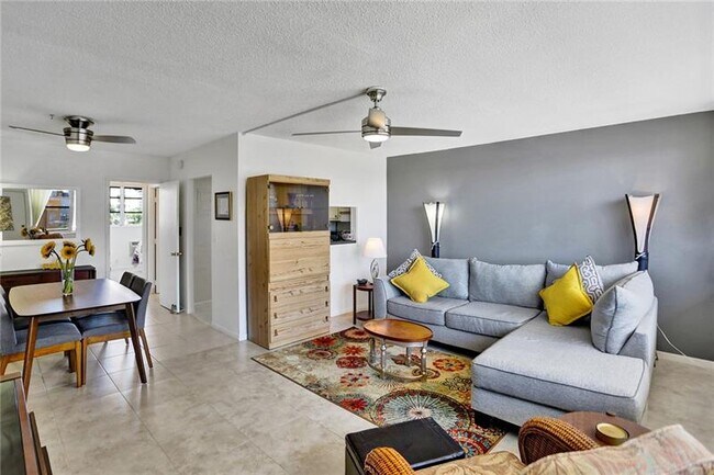 Photo - 101 N Birch Rd Unidad 504