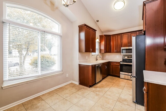 Photo - 13839 Poppleton Ct