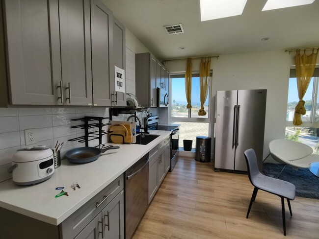 Photo - 3105 Normandie Avenue Unit 3105 A4-2