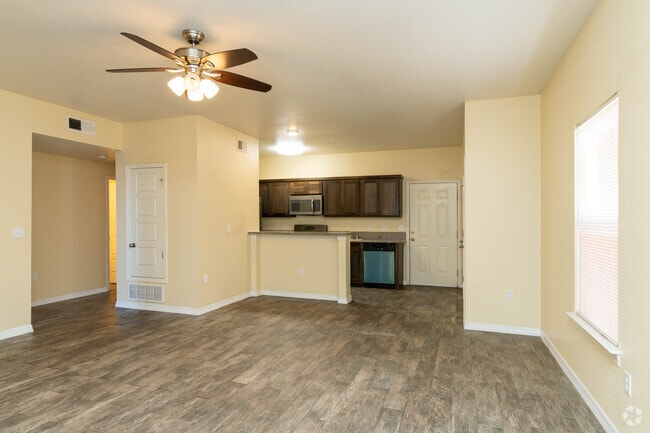 2BR, 2BA - 1020SF