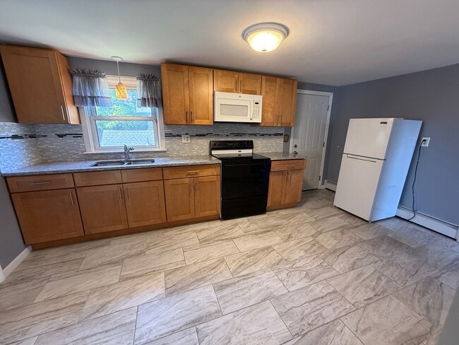 Building Photo - 888 Grafton St Unit 2 Rental