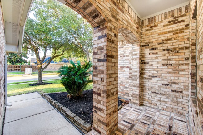 Photo - 21319 Pennshore Ln