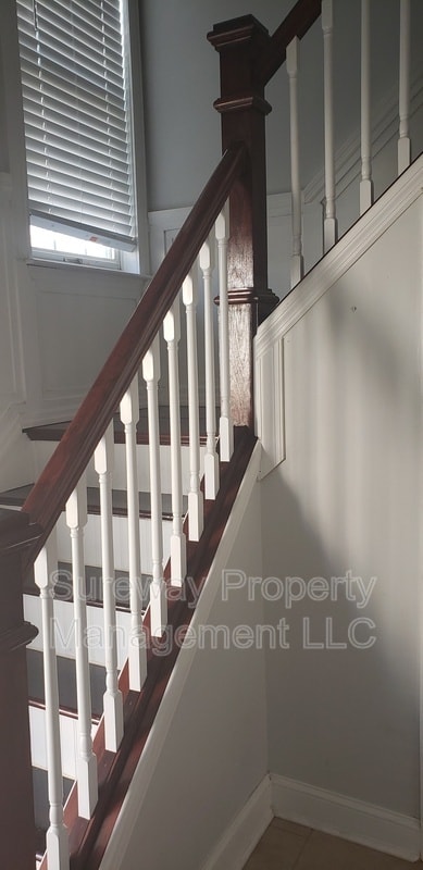 Photo - 1505 Saxony Dr