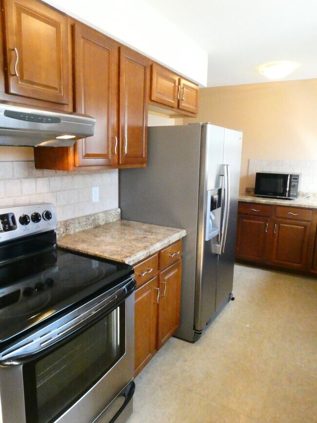 Photo - 3 Bedroom 2.5 Bath- Off Broadway Condominiums