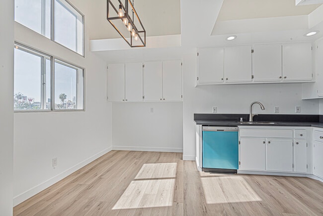 Photo - 6072 Franklin Ave Unidad 309