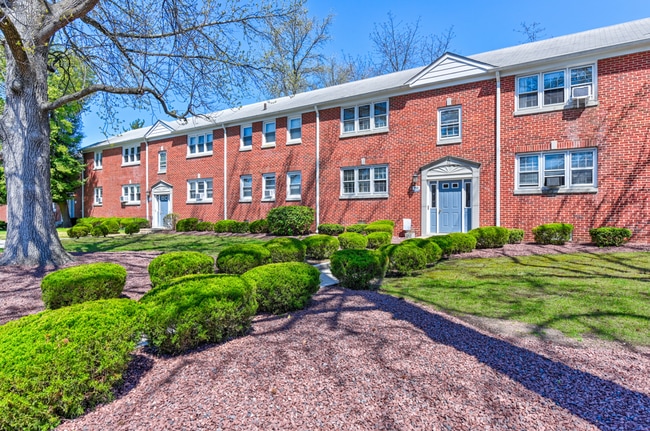 Photo - Wallworth Park Apartments