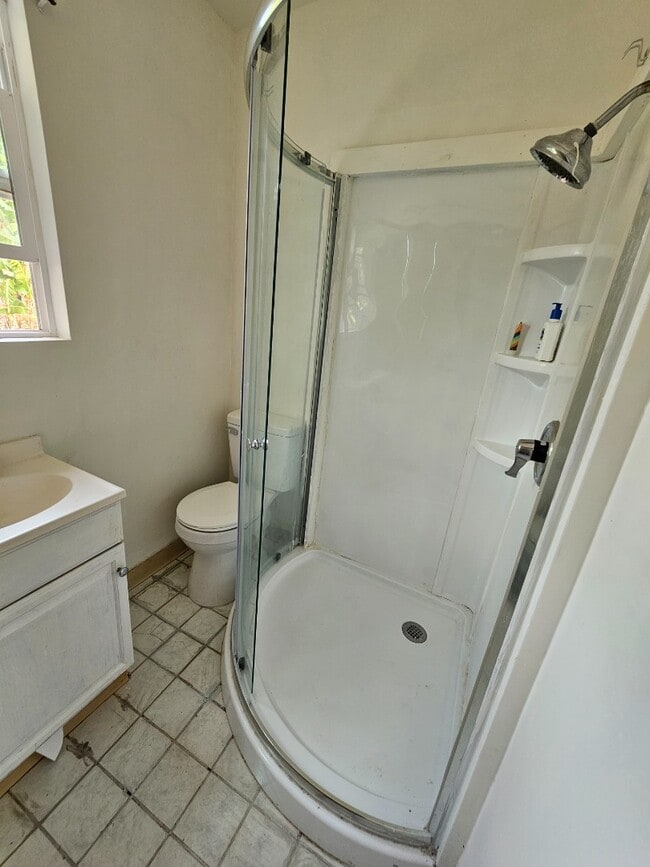 Photo - 2 Bed / 1 Bath Apartment with 1 Parking. Unit House C