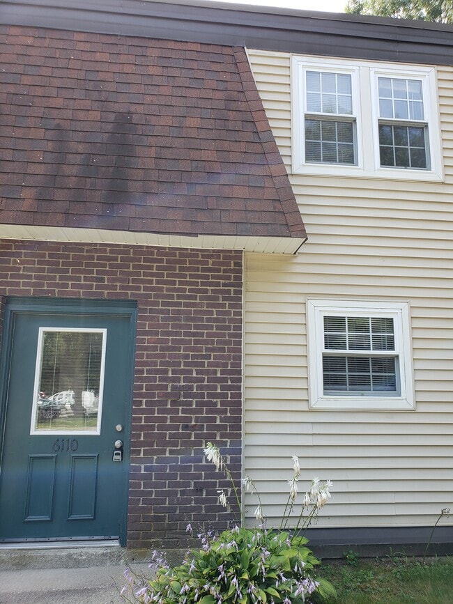 Photo - 180 Main St