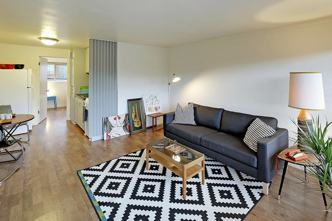 Photo - Starlight Apartments