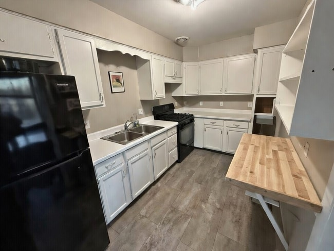 Photo - 921 College Ave Unit #B