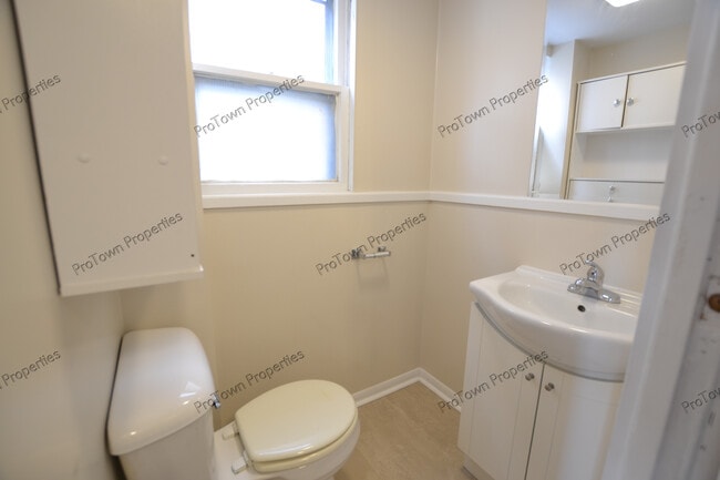 Photo - 215 N Broadway St