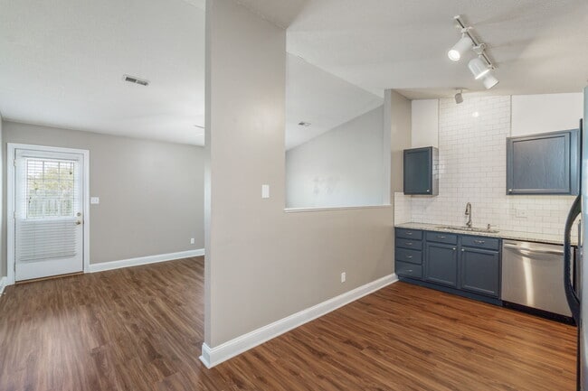 Photo - 4803 White Poplar Way,